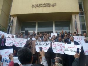 الابعاد المسكوت عنها في الازمة بين القضاة والمحامين في مصر