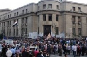 منع 29 شخصية في مصر من السفر بتهمة اهانة القضاء