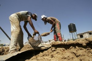 نقابة لعمال البناء في زغرتا: تجربة جديدة سعياً لتنظيم سوق العمل