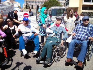 ذوو الإعاقة في لبنان يطالبون بحقهم بالعمل، ويتهيؤون للتقاضي الاستراتيجي