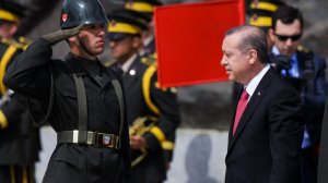 من الحكم إلى السجن إلى “الحرية”: إنقلاب أبيض على الجيش التركي