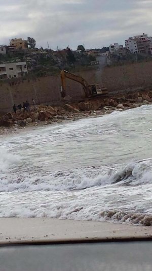 الجنوبيون الخضر: الدولة اللبنانية مسؤولة عن تدمير شاطئ عدلون