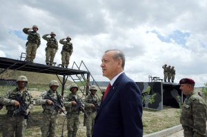 عسكر وقضاة.. تركيا الجديدة تهندس نفسها