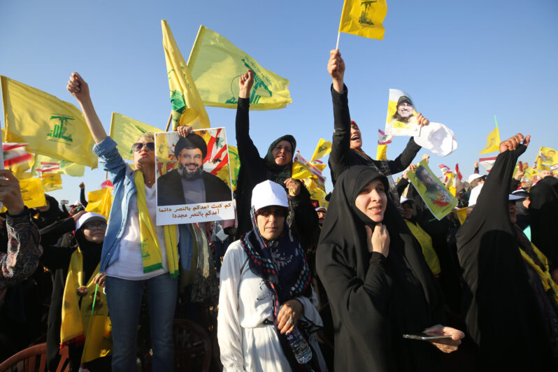 هل هدّد حزب الله بقطع المساعدات عن جمهوره إذا عصا؟ 