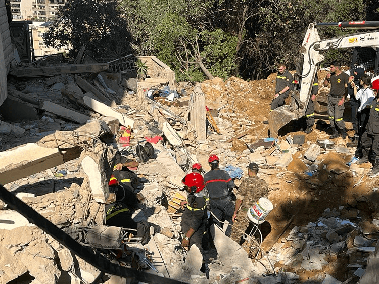 8 ضحايا و4 ناجين و40 عائلة مشرّدة في انهيار مبنى المنصورية: من المسؤول؟