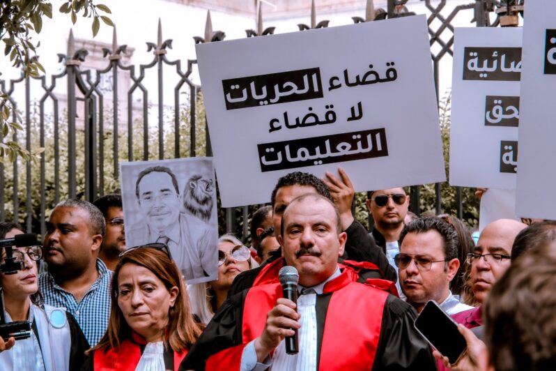 قضاء “المذكرات الإدارية” في تونس: “جمعية القضاة” تفضح نهج التغوّل على القضاء