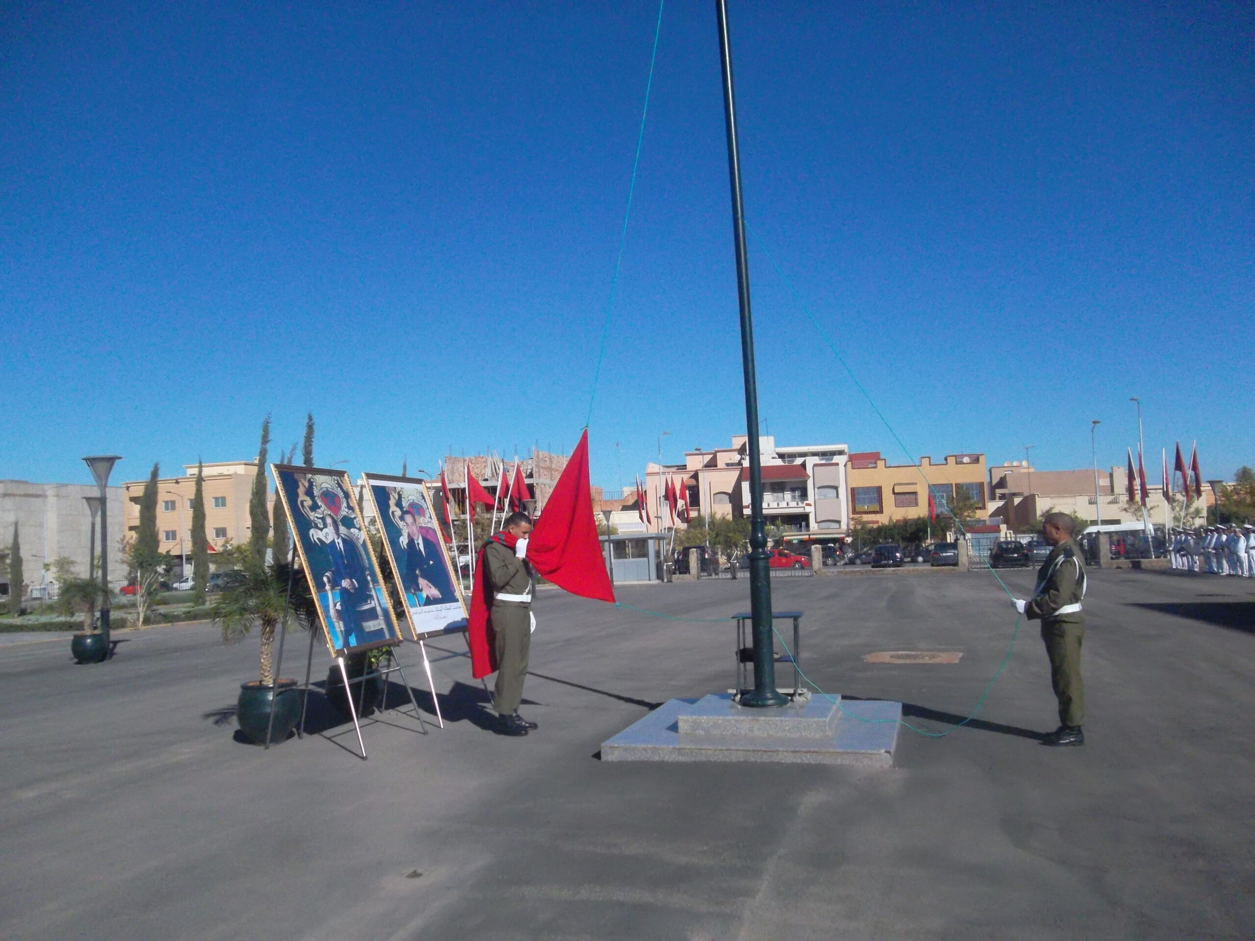 توريد العلم الوطني في ذكرى الاستقلال في تونس: أي فهم لاستقلالنا؟