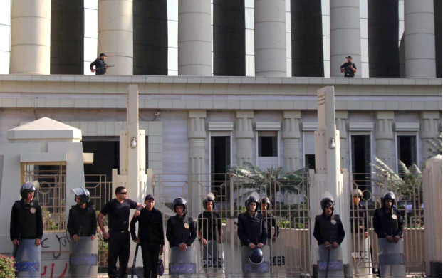 ضرورات مكافحة الإرهاب في مصر تقلص ضمانات المحاكمة العادلة