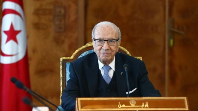 وفاة رئيس الجمهورية التونسية باجي قايد السبسي: حزن على رئيس منتخب ودعوة لإعلاء قيم الجمهورية