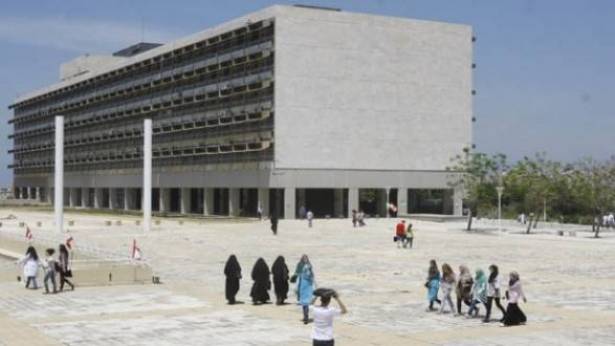 الجامعة اللبنانية: من كنف الدولة إلى وصاية الأحزاب السياسية