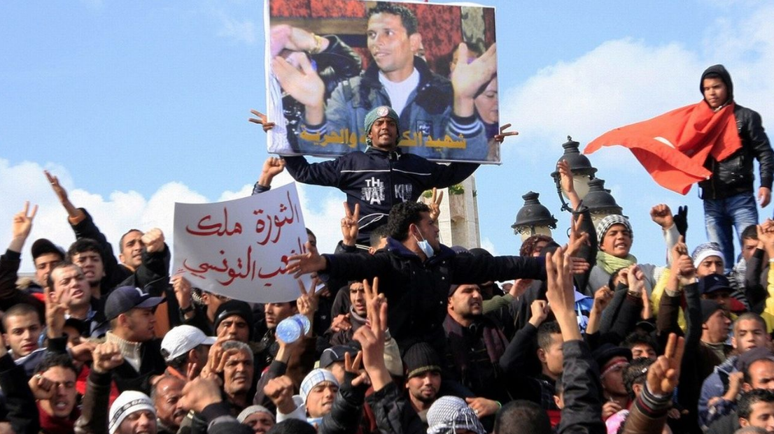 حوار مع لمياء الفرحاني: الاحتفاء بنشر القائمة النهائية لشهداء وجرحى الثورة التونسية